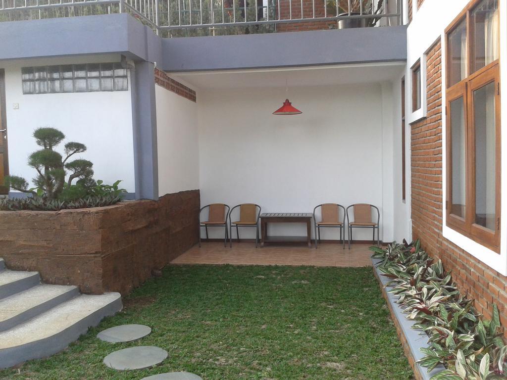 The Valley Resort Hotel Cimenyan Extérieur photo